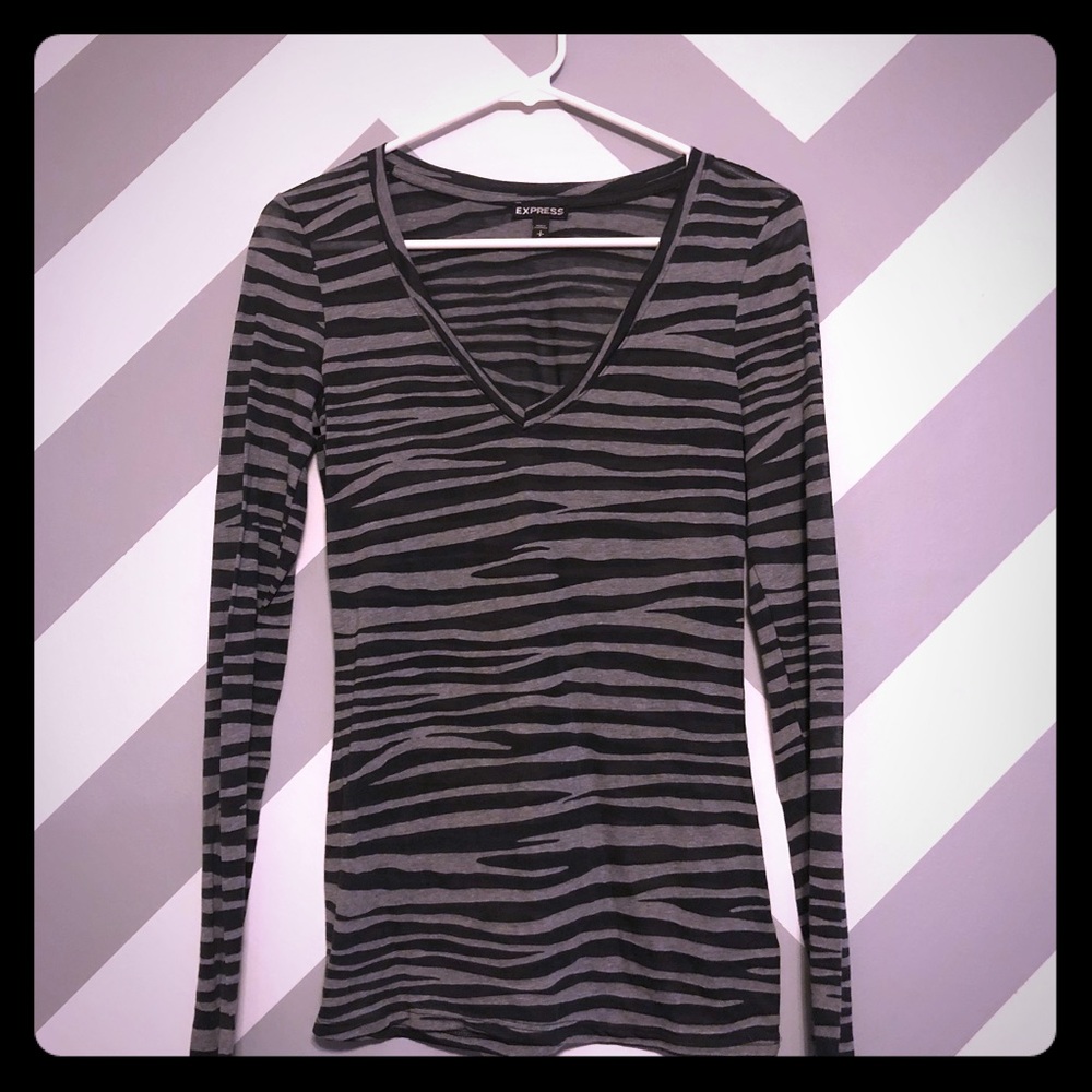 ➡️JUST ADDED⬅️ Express Long Sleeve Tee